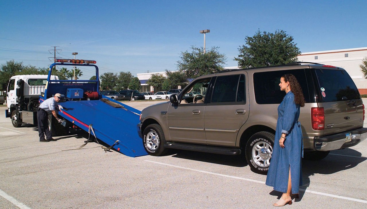 (24/7 Towing Service in Sharjah) Full Down car towing (24/7 towing service in Sharjah providing fast car towing, roadside assistance, and emergency recovery. Call now for immediate help.)